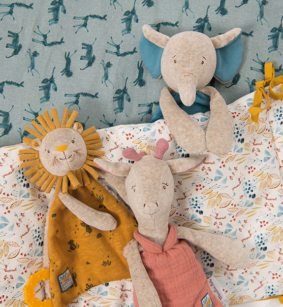 Elephant Comforter with Pacifier Holder - Jellybean 